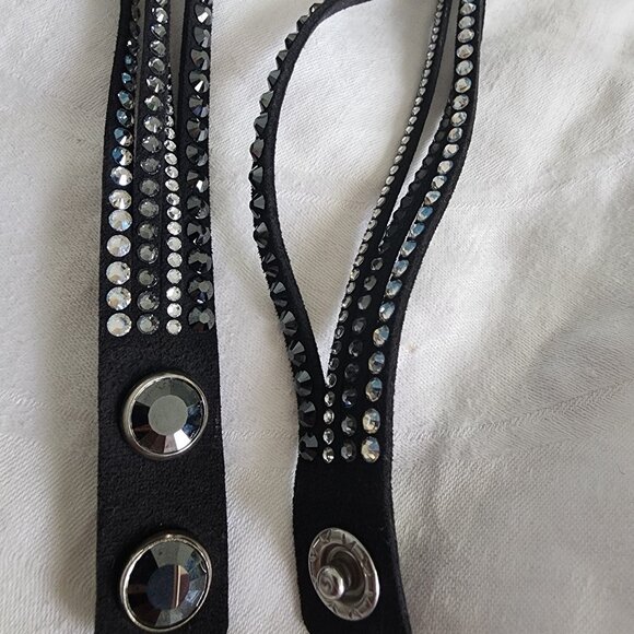 SWAROVSKI SLAKE DOUBLE WRAP BRACELET WITH CRYSTAL ADORNMENT - Picture 4 of 4